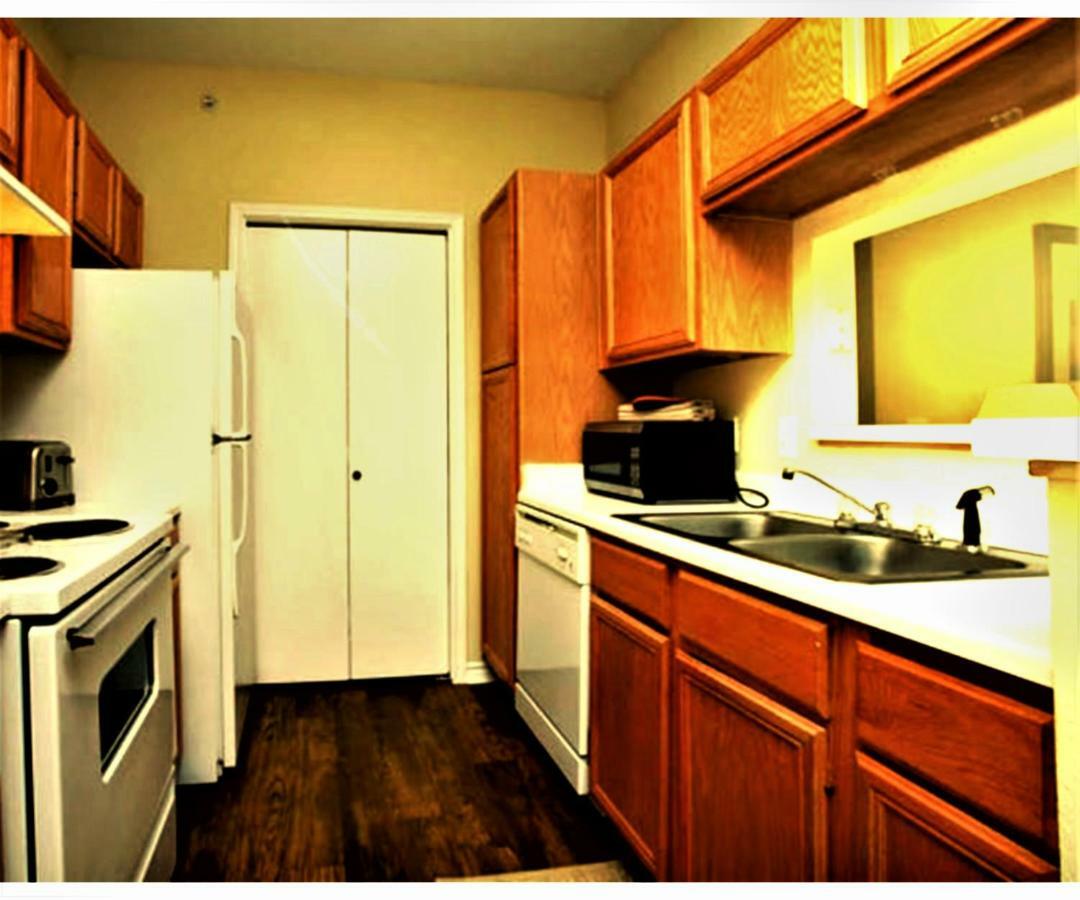 The Reside Fully Furnished Condos - Medical Stays Welcome Хьюстон Экстерьер фото